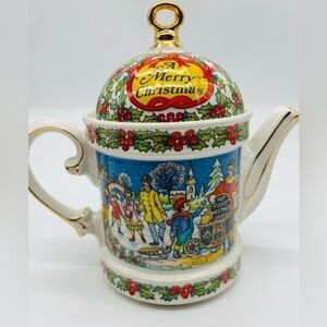 Sadler Christmas Holiday Teapot ENGLAND vintage piece in excellent condition